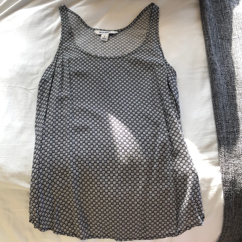 Black and White Old Navy Tank
